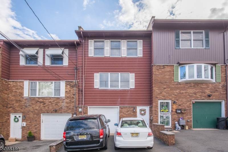 455 Preakness Ave - Photo 1