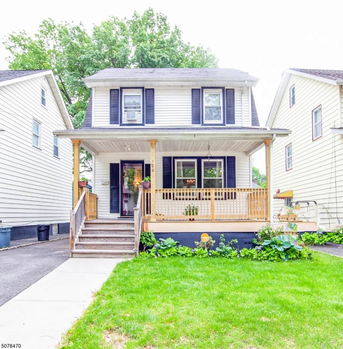 102 Warwick St - Photo 1