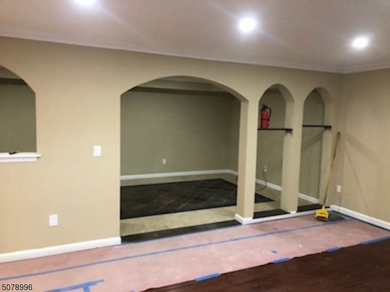 54 Polk St - Photo 1