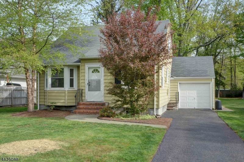 28 Commonwealth Ave - Photo 1