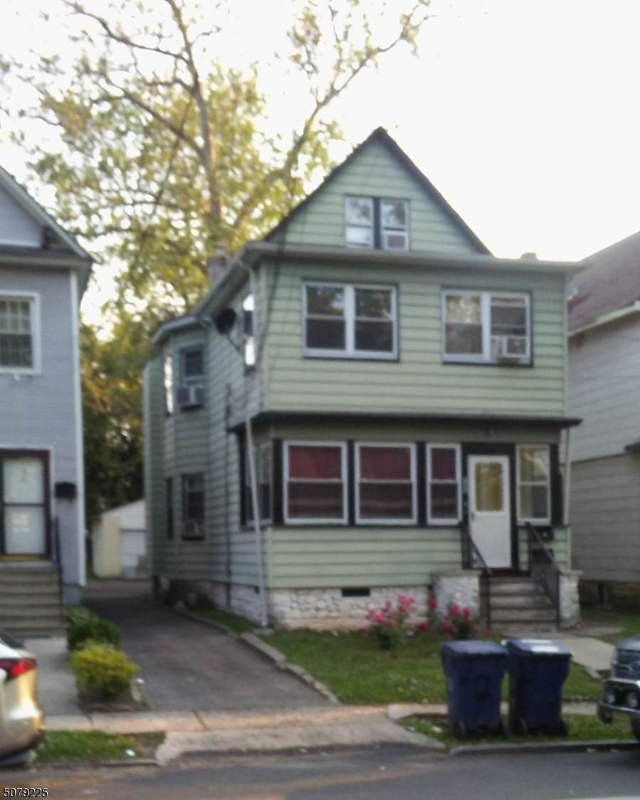 346 Halsey St - Photo 1