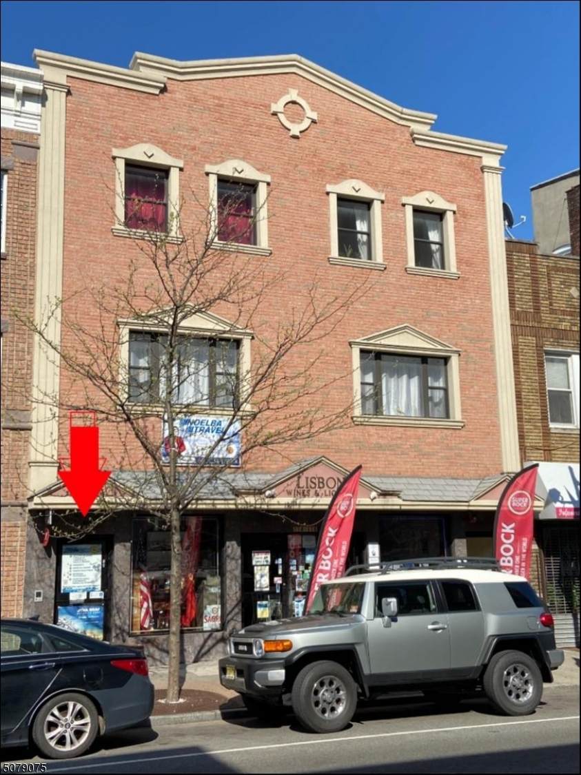 114 Ferry St - Photo 1