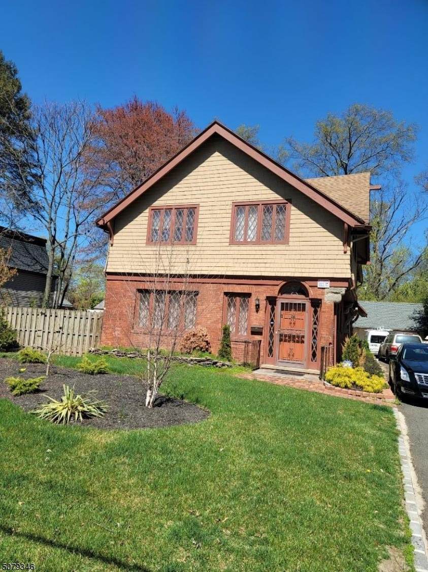 721 Field Ave - Photo 1
