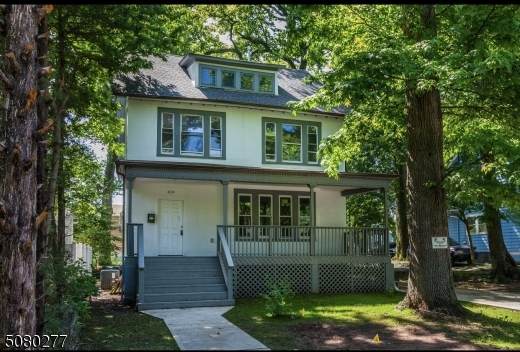 424 N Walnut St - Photo 1