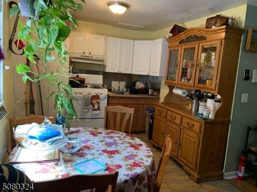 140 Spring St - Photo 1