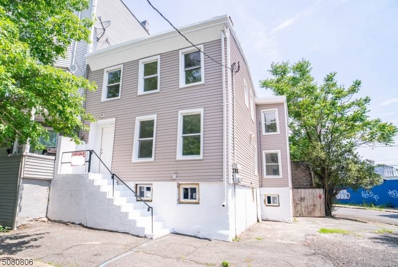 16 Jefferson St - Photo 1