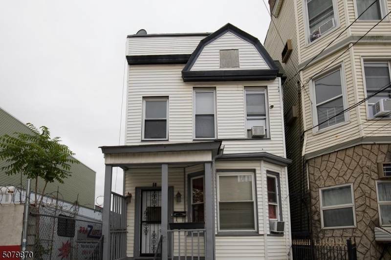 58 Vanderpool St - Photo 1