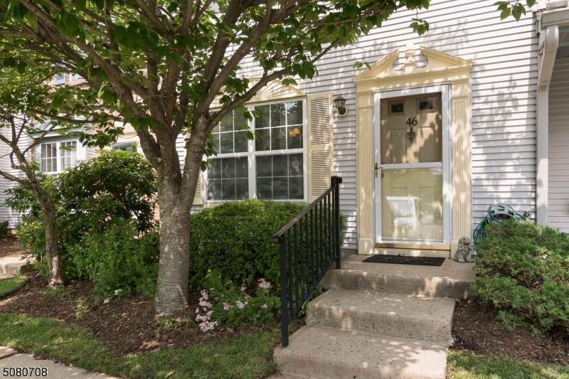 46 Colleen Ct - Photo 1