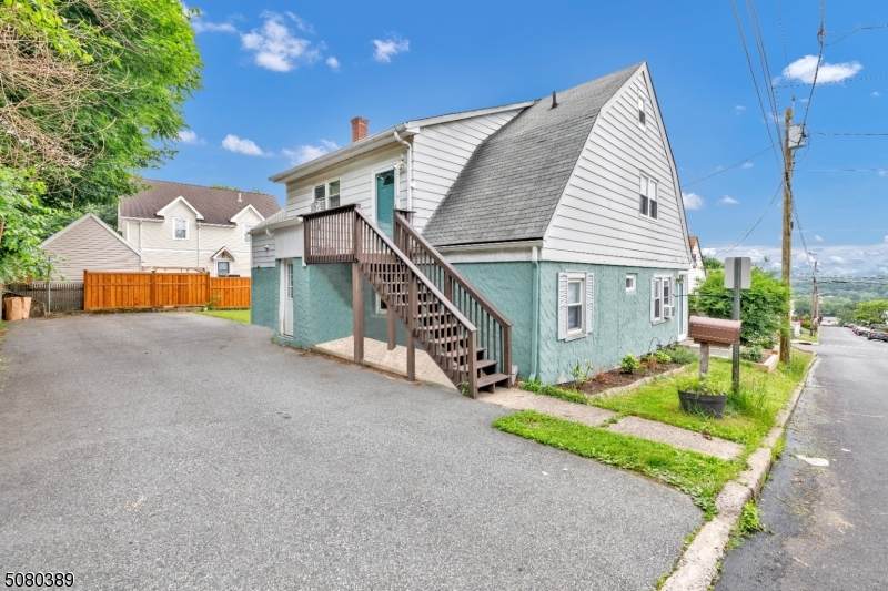83 Whitaker Ave - Photo 1
