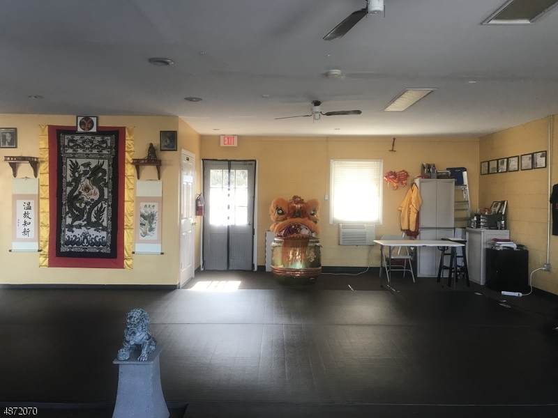 117 Broad St - Photo 1