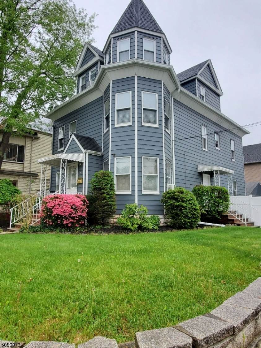 68 Stuyvesant Ave - Photo 1