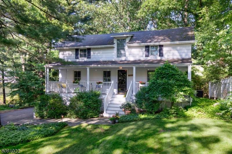 292 Maple St - Photo 1