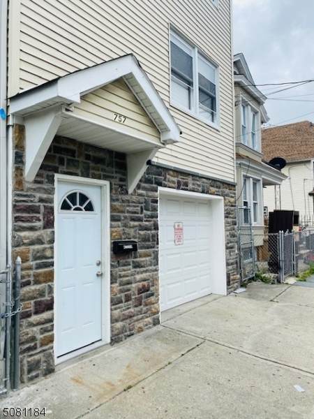 757 E 18Th St - Photo 1