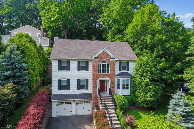 1 Laurel Ln - Photo 1