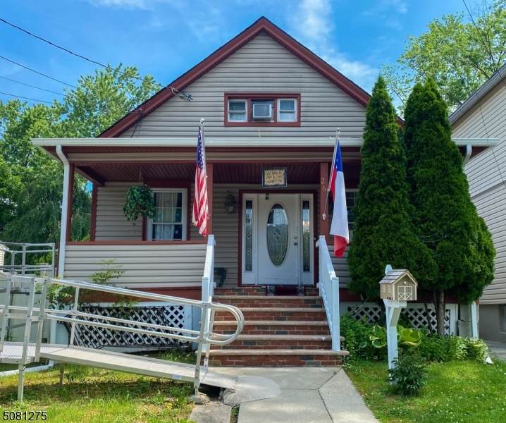 260 Duer St - Photo 1