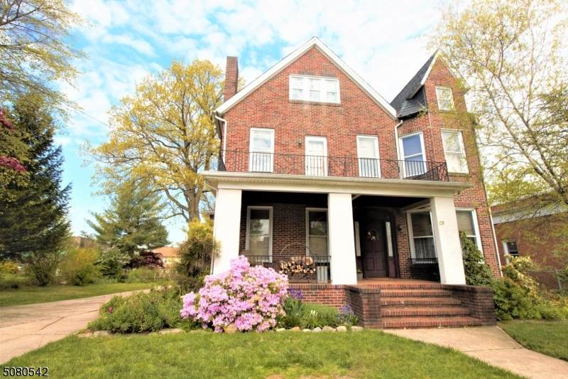 173 Main St - Photo 1