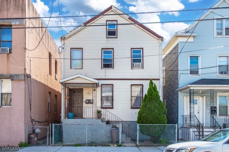 106 Marshall St - Photo 1