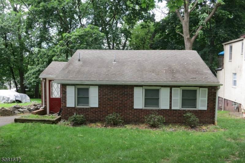 72 Maple St - Photo 1
