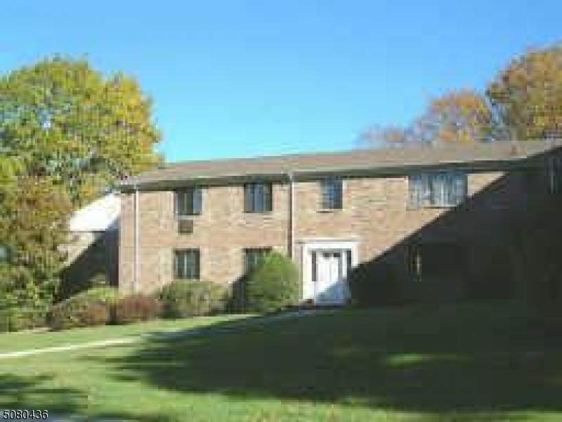 76 Troy Apt B - Photo 1