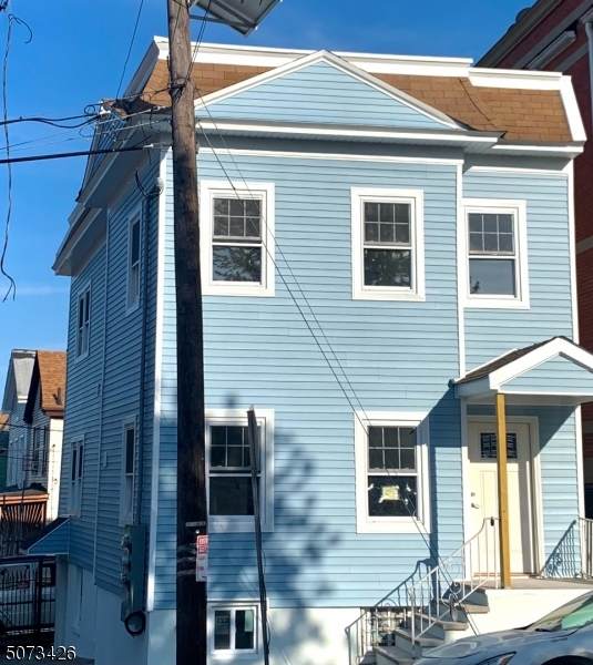 181 Garside St - Photo 1