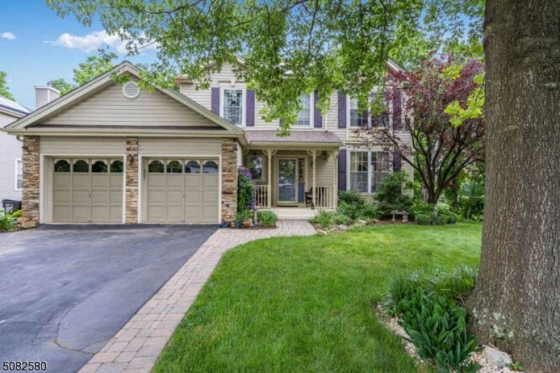 8 Jade Ln - Photo 1