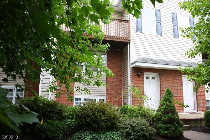17 Castle Dr - Photo 1