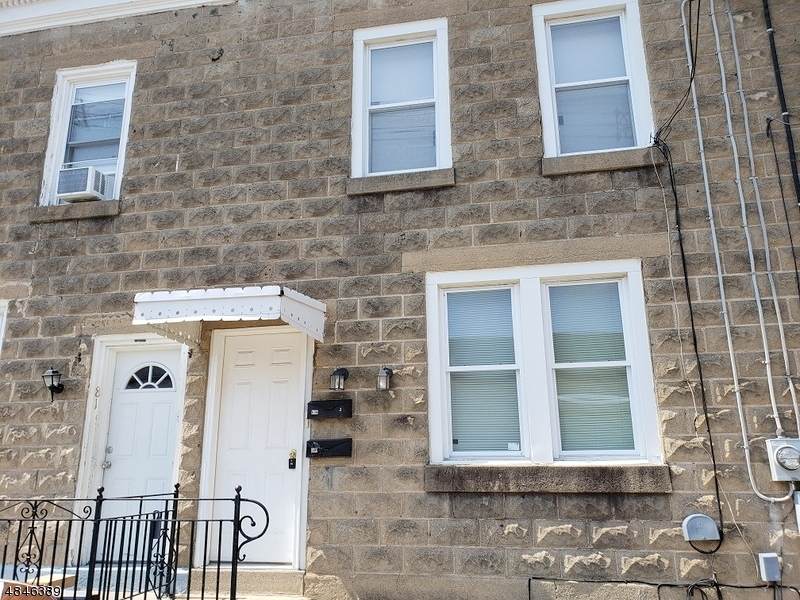 83 Jefferson St - Photo 1