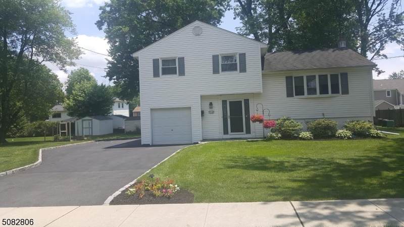 24 Francine Ave - Photo 1