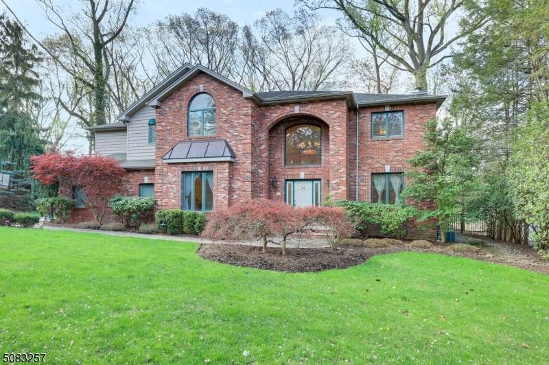 24 Campbell Ave - Photo 1