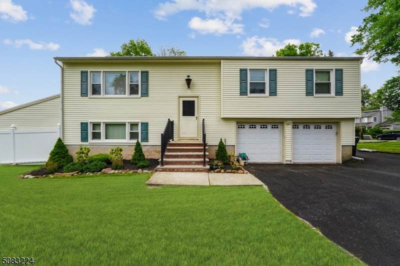 50 Summit Ave - Photo 1