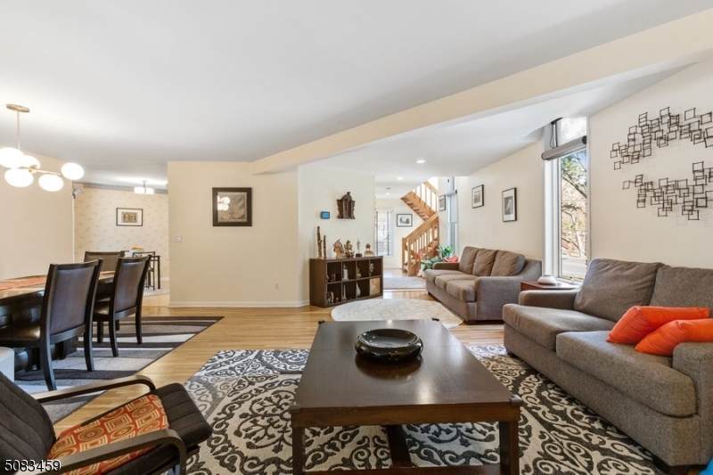 4 Stonegate Dr - Photo 1