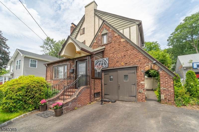 65 Hammell Pl - Photo 1