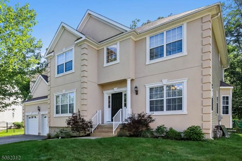 817 White Oak Ct - Photo 1