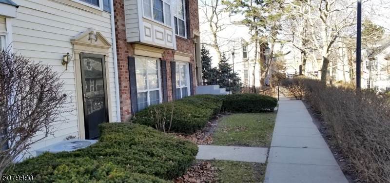 45 Boston Ct - Photo 1