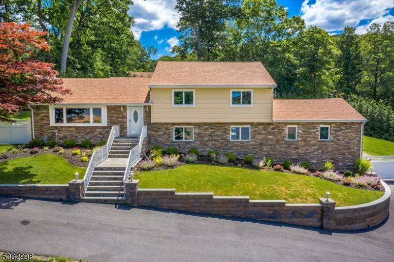 416 Windemere Ave - Photo 1