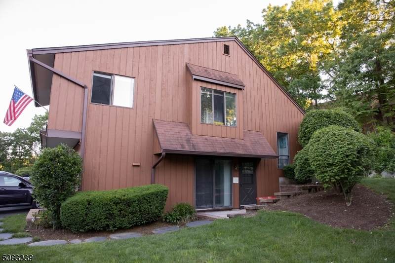 849 Upperway - Photo 1