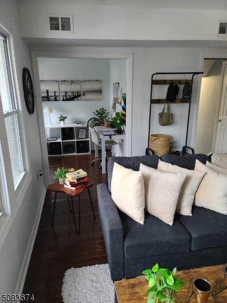 9 Fleetwood Pl - Photo 1