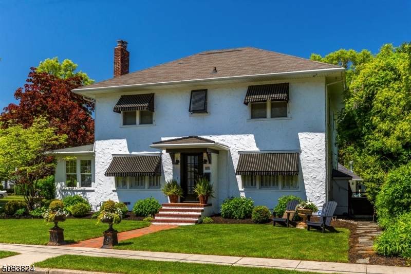 815 Oak Ter - Photo 1