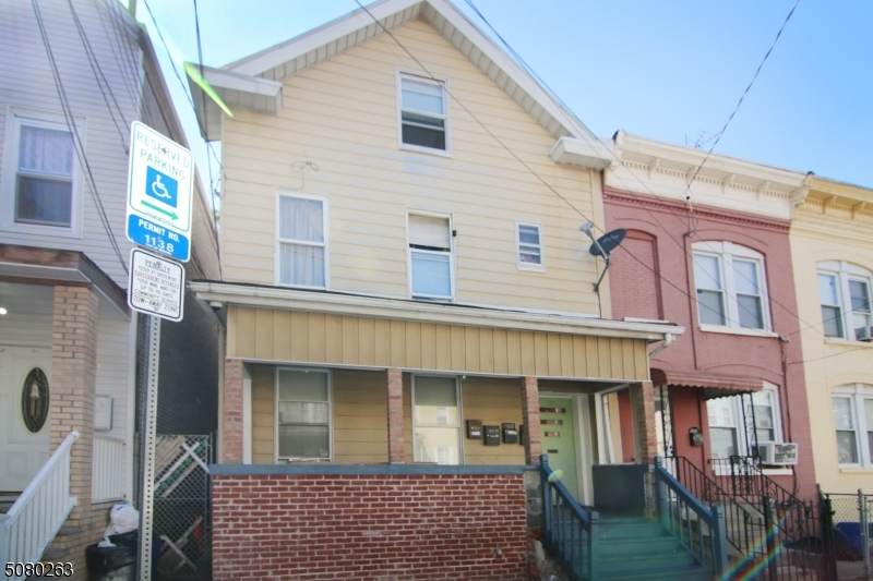 198 Parker St - Photo 1