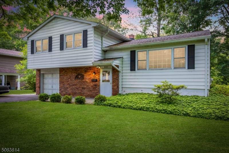 391 Charnwood Rd - Photo 1