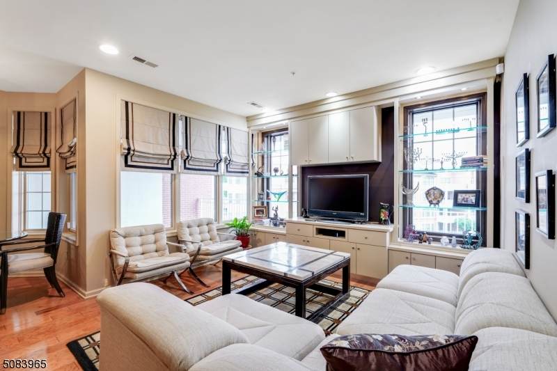 4308 Pointe Gate Dr - Photo 1