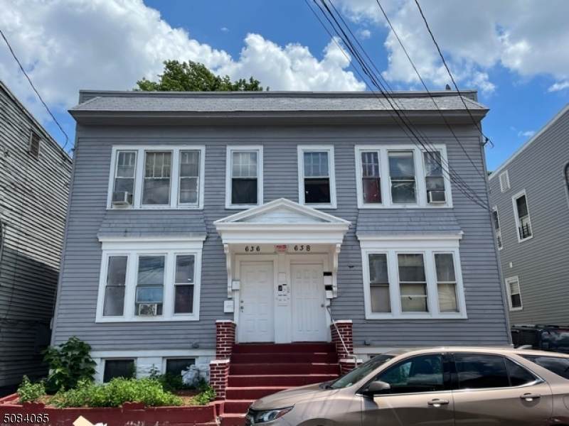 636 Grove St - Photo 1