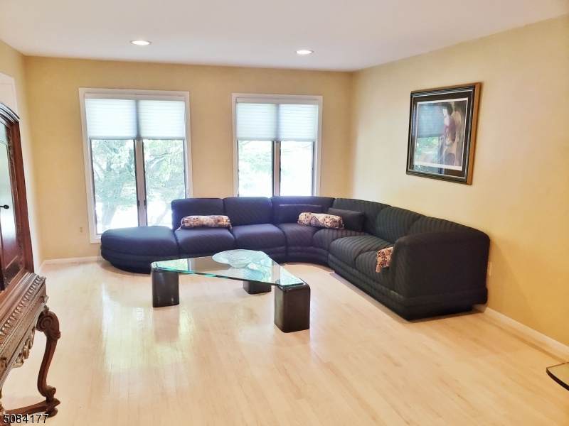 25 Cherokee Rd - Photo 1