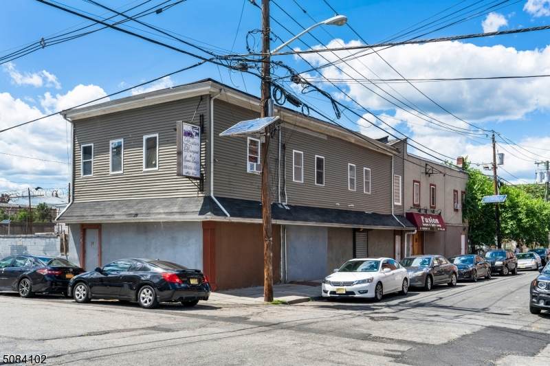 35 Essex St - Photo 1