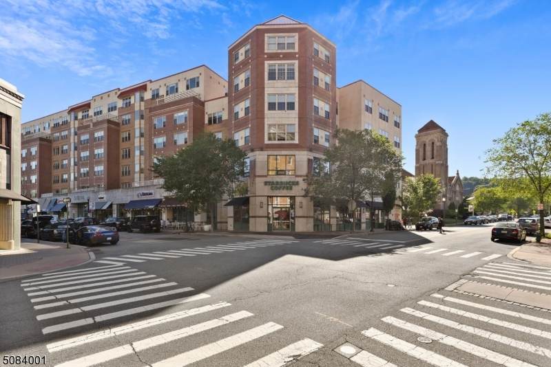 48 S Park Street, Unit 207 - Photo 1