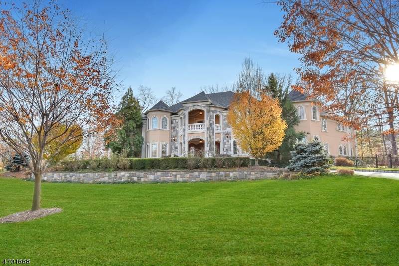 297 Lynn Dr - Photo 1