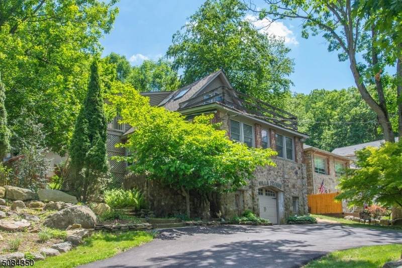 38 Mohican Ave - Photo 1
