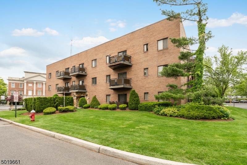 279 Clark St - Photo 1