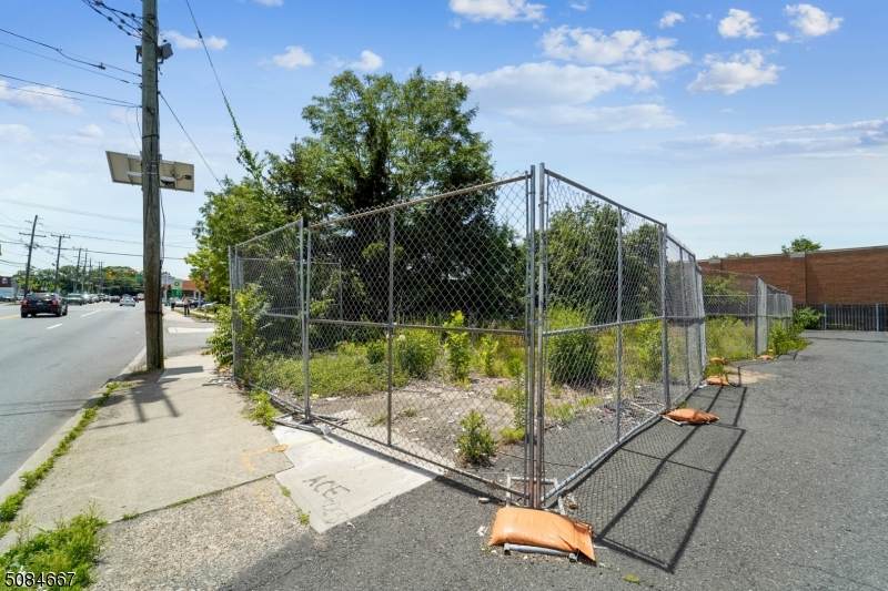 400 S Washington Ave - Photo 1