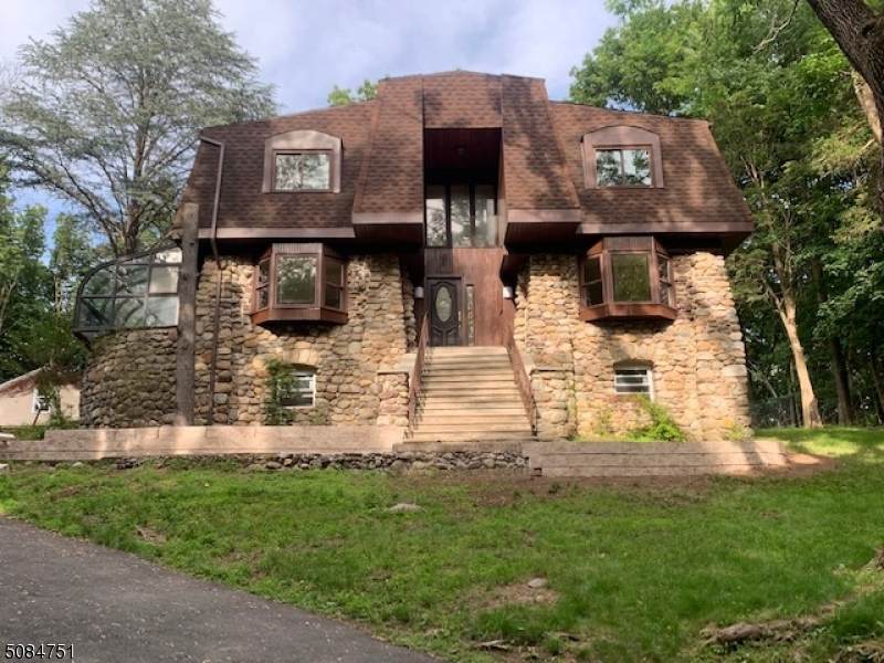 107 Alder Ave - Photo 1